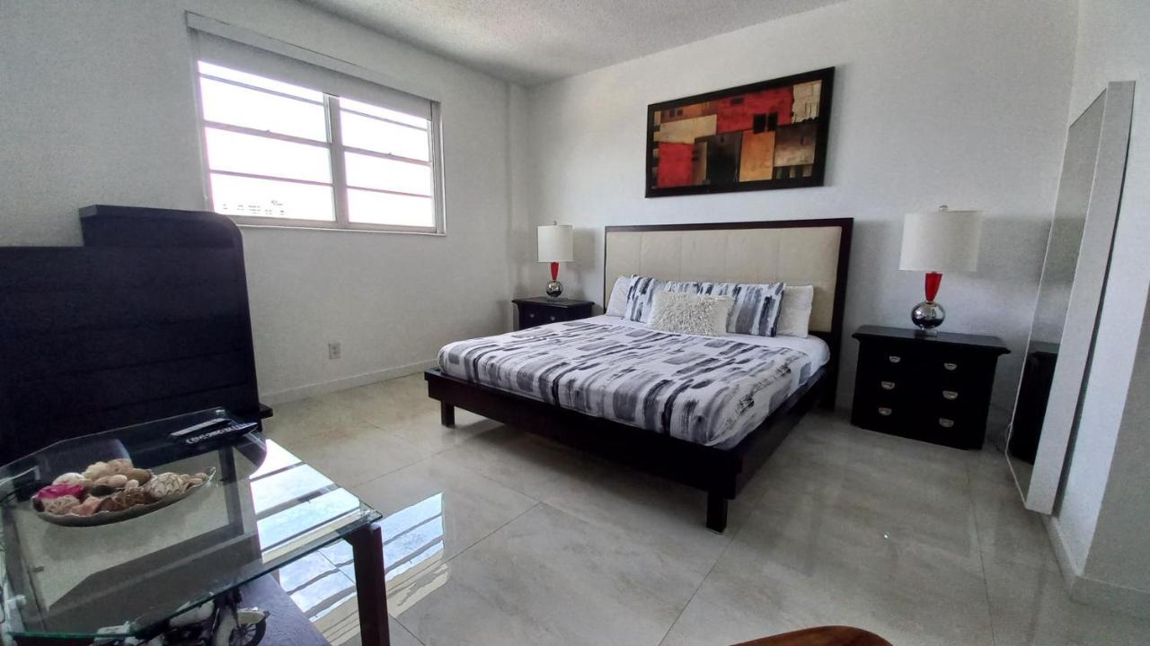 Penthouse Ocean Reserve Miami Beach Exterior photo
